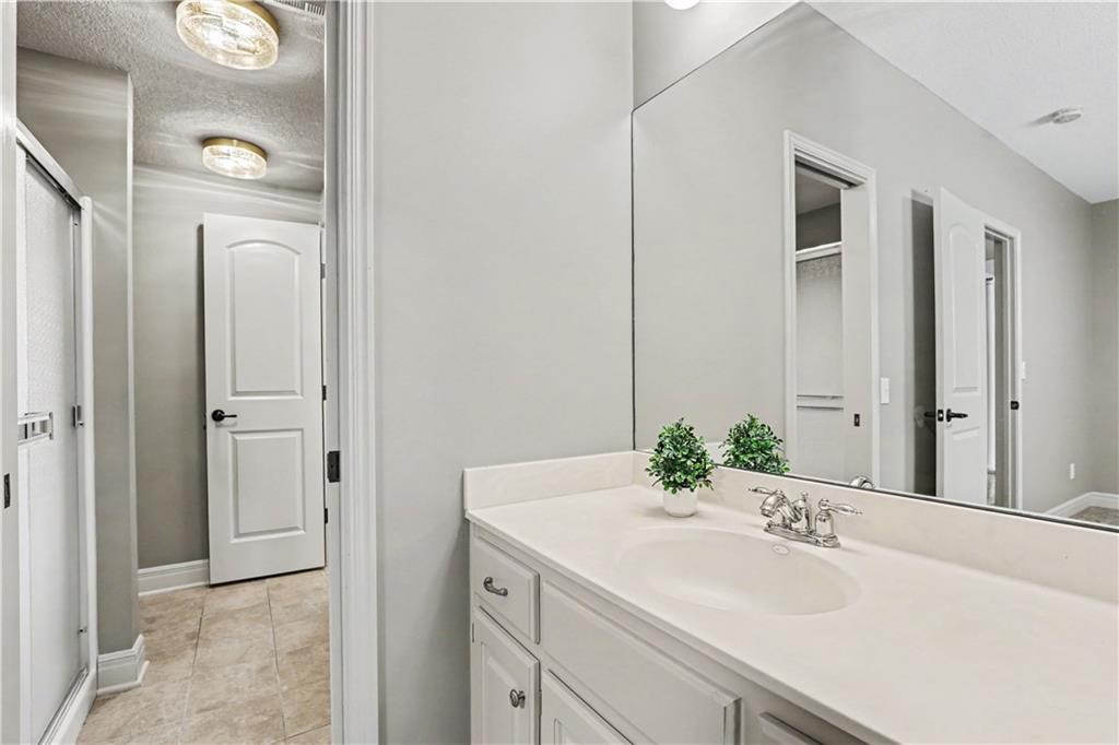 1616 Ne Daltons Ridge Drive Property Photo 37