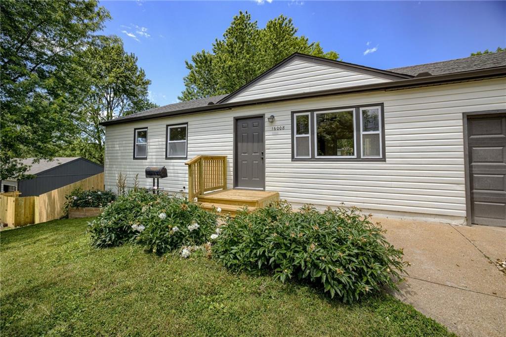 16008 E 32nd Street Property Photo 3