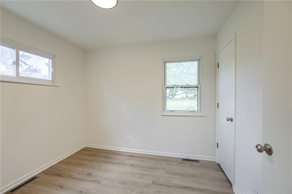 16008 E 32nd Street Property Photo 17
