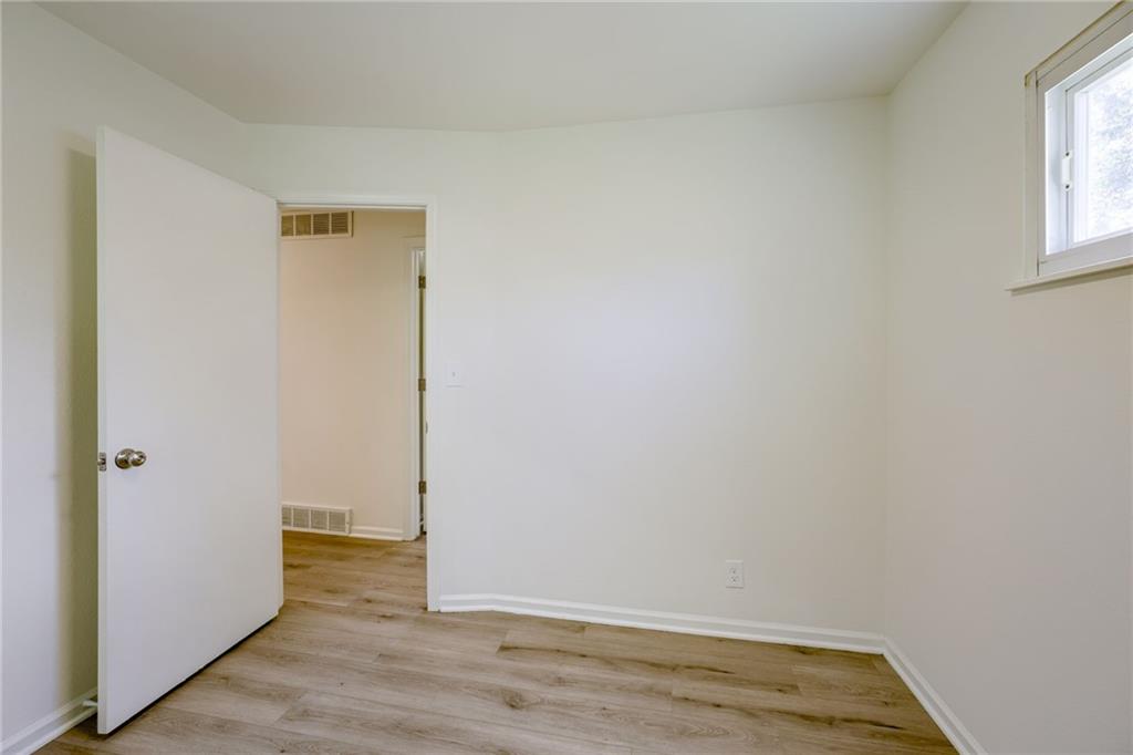 16008 E 32nd Street Property Photo 19