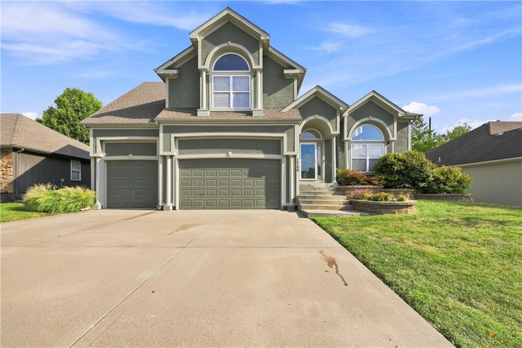 1208 NW Cedar Lane