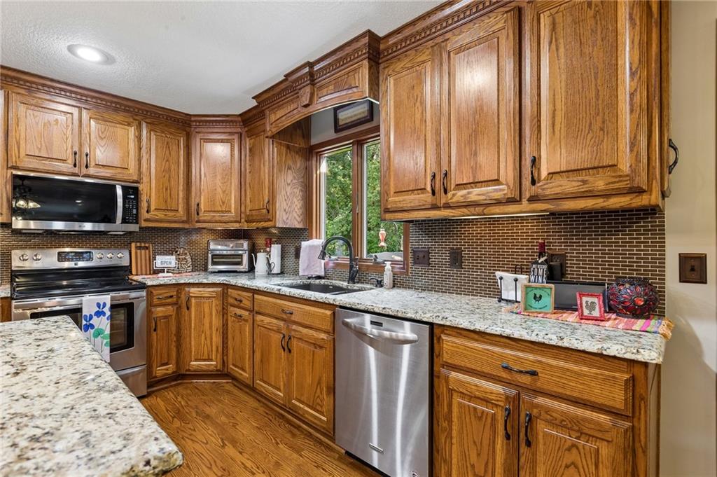 1721 Parkside Drive Property Photo 16