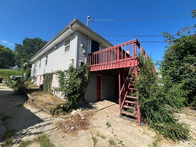 3621 E 46th Terrace Property Photo 17