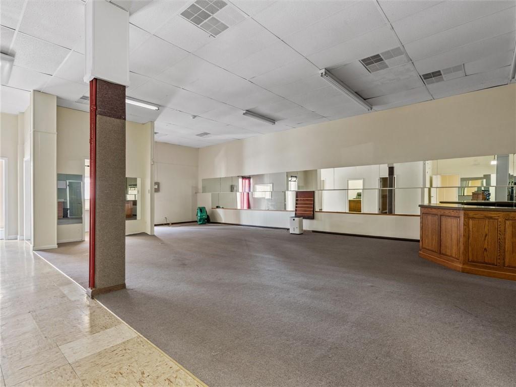 110-114 E Broadway Avenue Property Photo 24