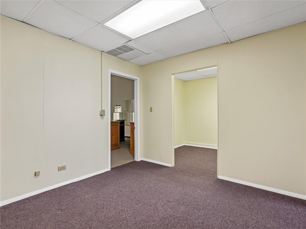 110-114 E Broadway Avenue Property Photo 27