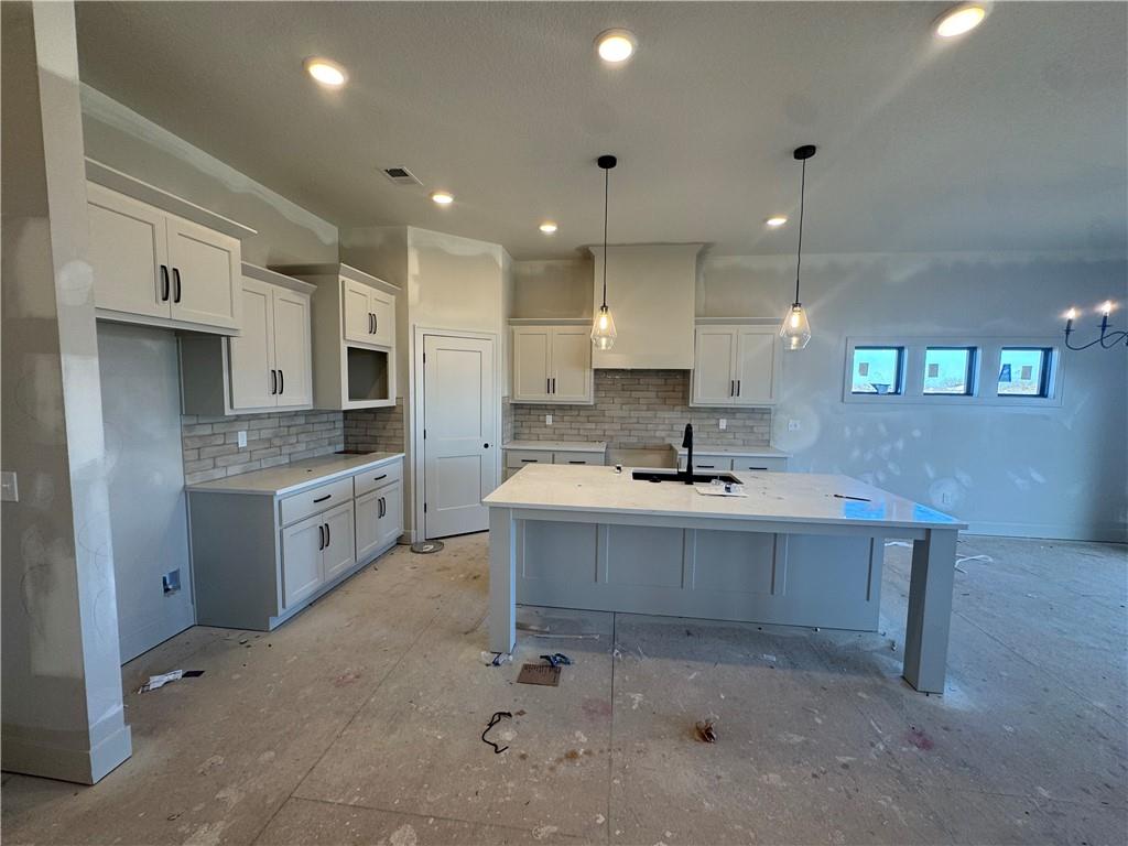 10419 N Liberty Street Property Photo 2