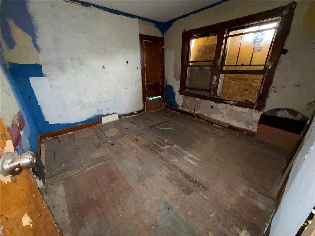 5437 Brooklyn Avenue Property Photo 6
