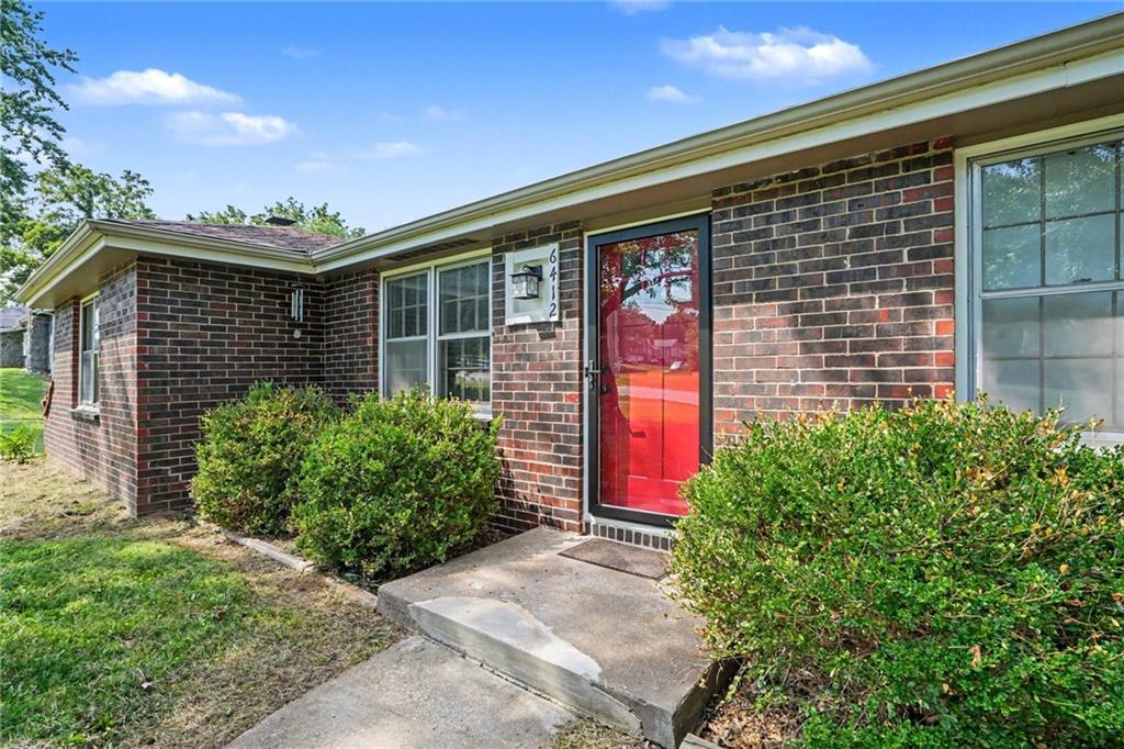 6412 County Line Road Property Photo 2