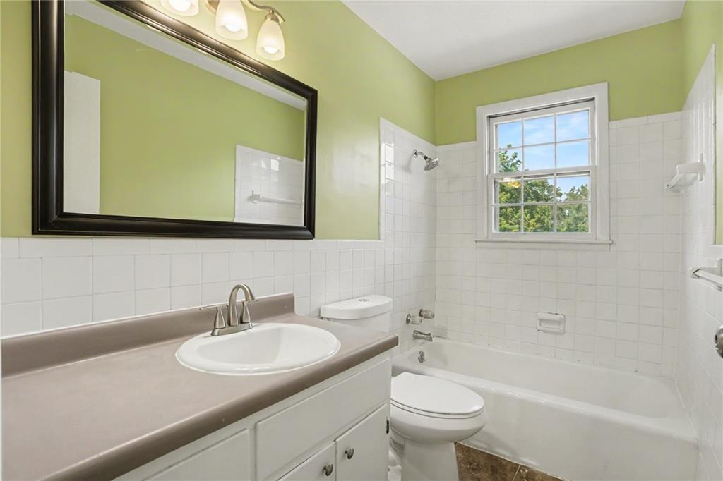 6412 County Line Road Property Photo 16