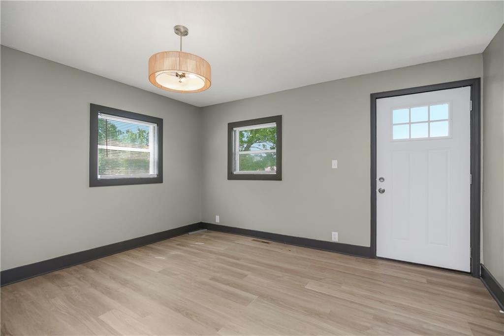 8605 Wayne Avenue Property Photo 4