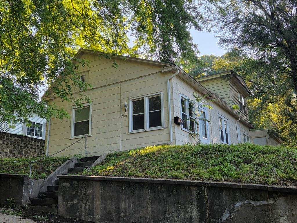 2425 S 15th Street Property Photo 1