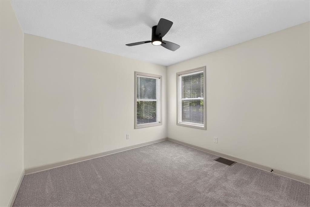 427 W 87th Terrace Property Photo 13