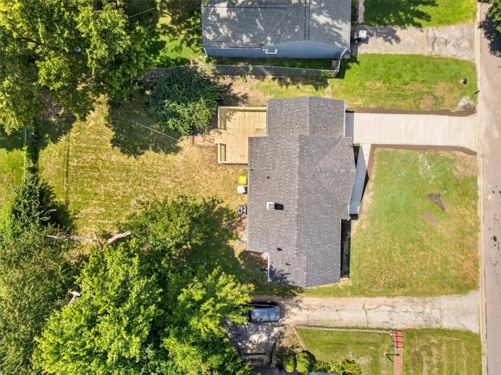 427 W 87th Terrace Property Photo 19