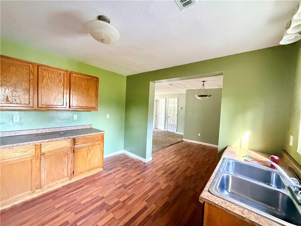 923 E Walnut Street Property Photo 11