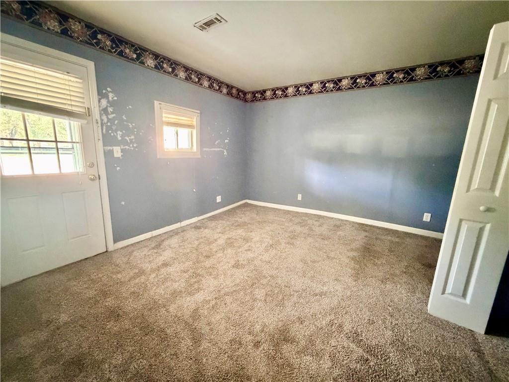 923 E Walnut Street Property Photo 17