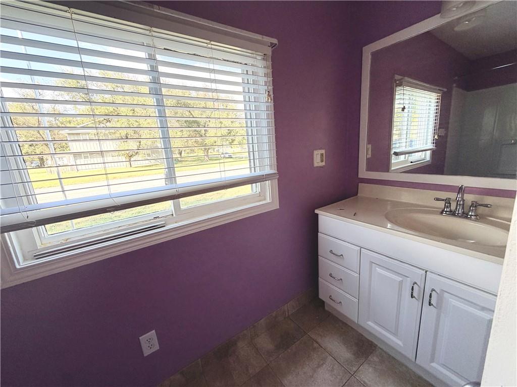 923 E Walnut Street Property Photo 23