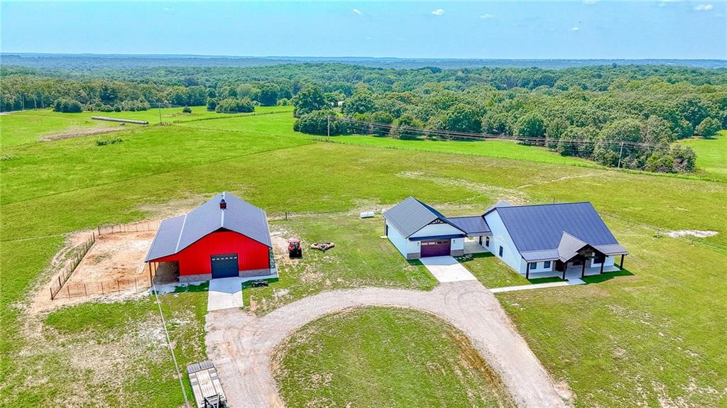 4674 Nw B Highway Property Photo 4