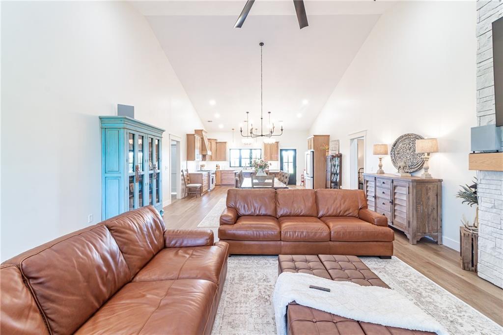 4674 Nw B Highway Property Photo 10