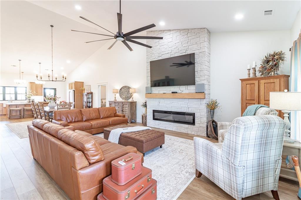 4674 Nw B Highway Property Photo 11