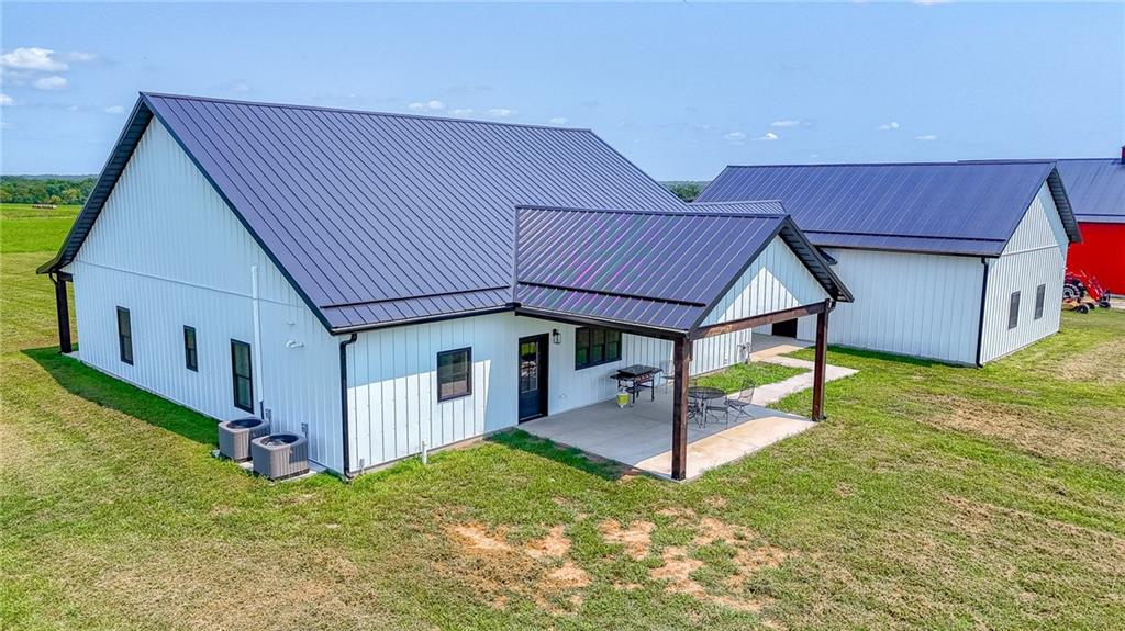 4674 Nw B Highway Property Photo 46