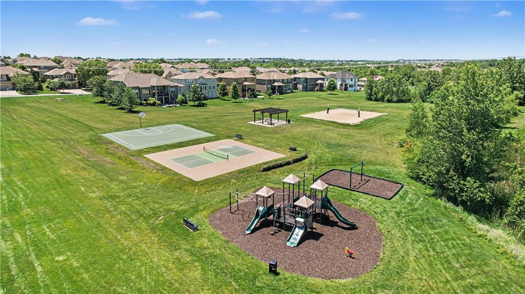 9404 W 163rd Place Property Photo 84