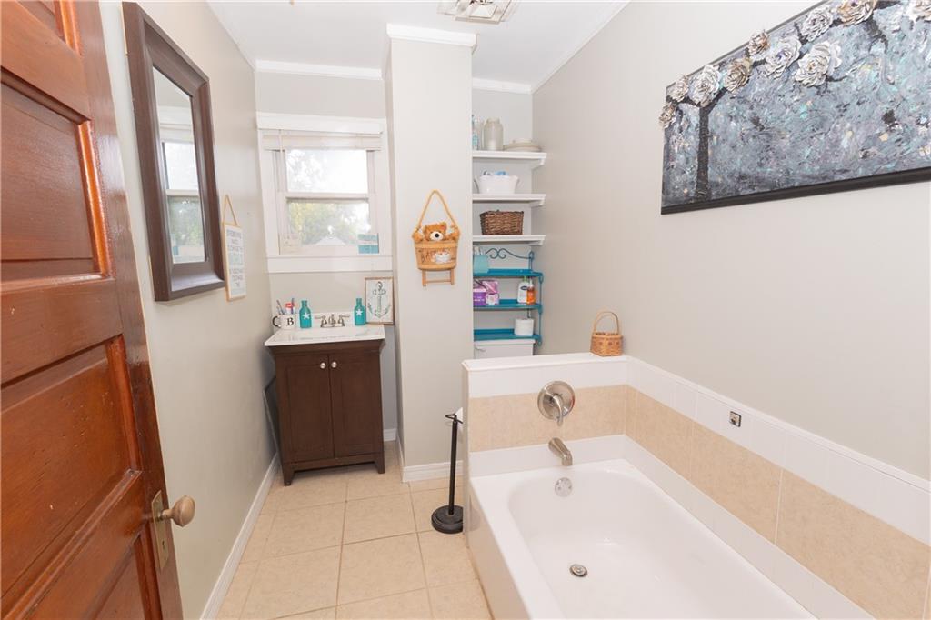 825 Main Street Property Photo 34