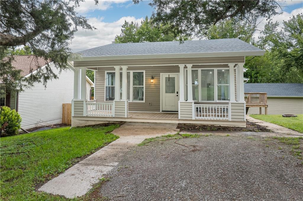 3207 Scott Street Property Photo 2