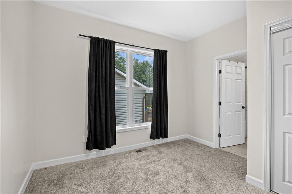 3207 Scott Street Property Photo 9