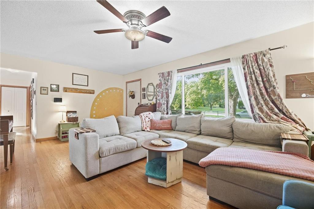 11811 E 53 Street Property Photo 3