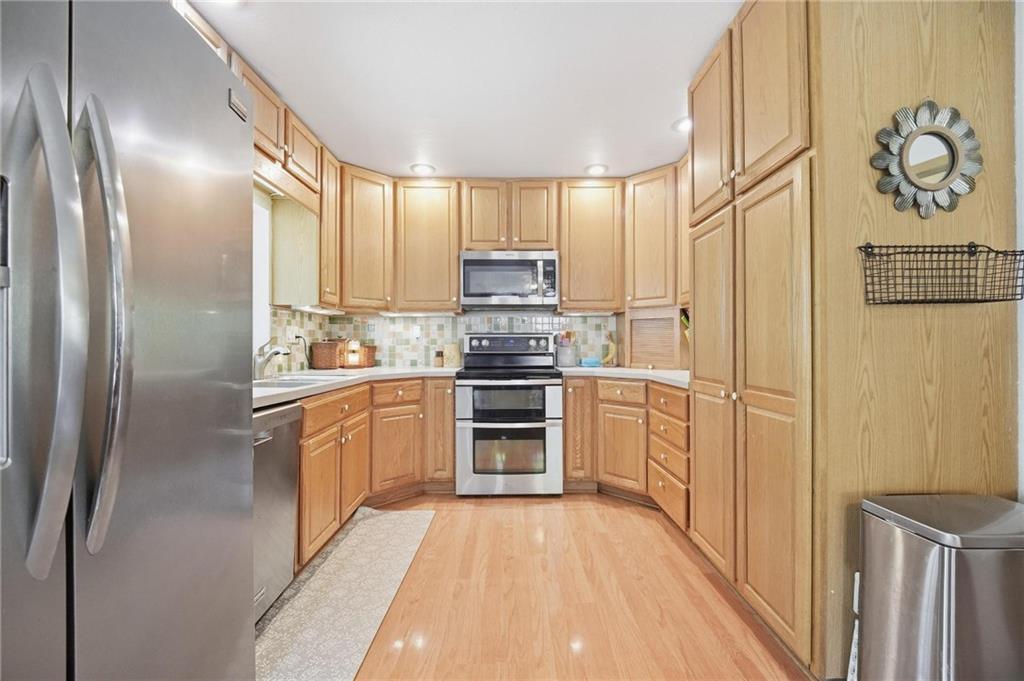 11811 E 53 Street Property Photo 8