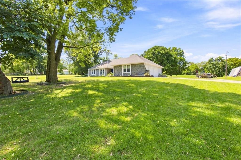702 2nd Avenue Property Photo 4
