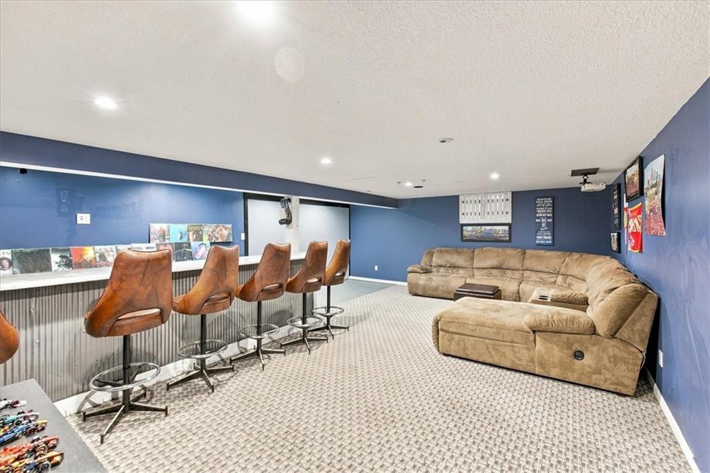 702 2nd Avenue Property Photo 23