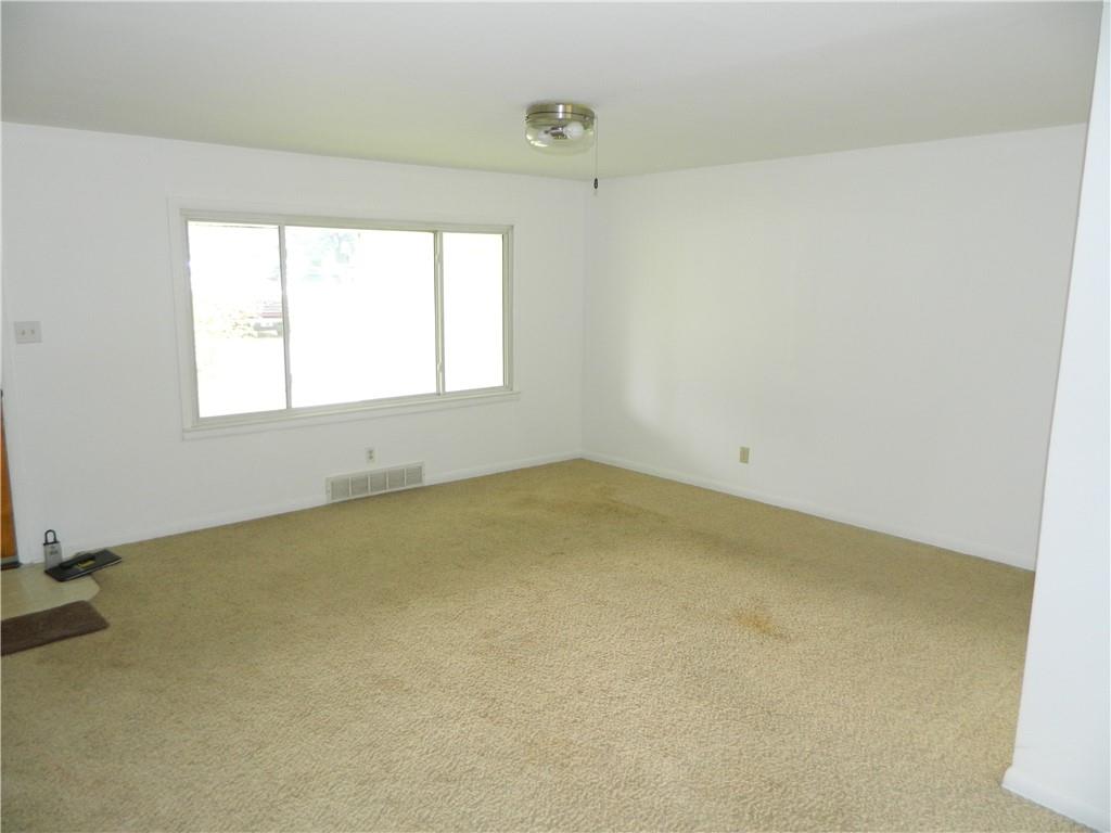 2105 Haskell Avenue Property Photo 3
