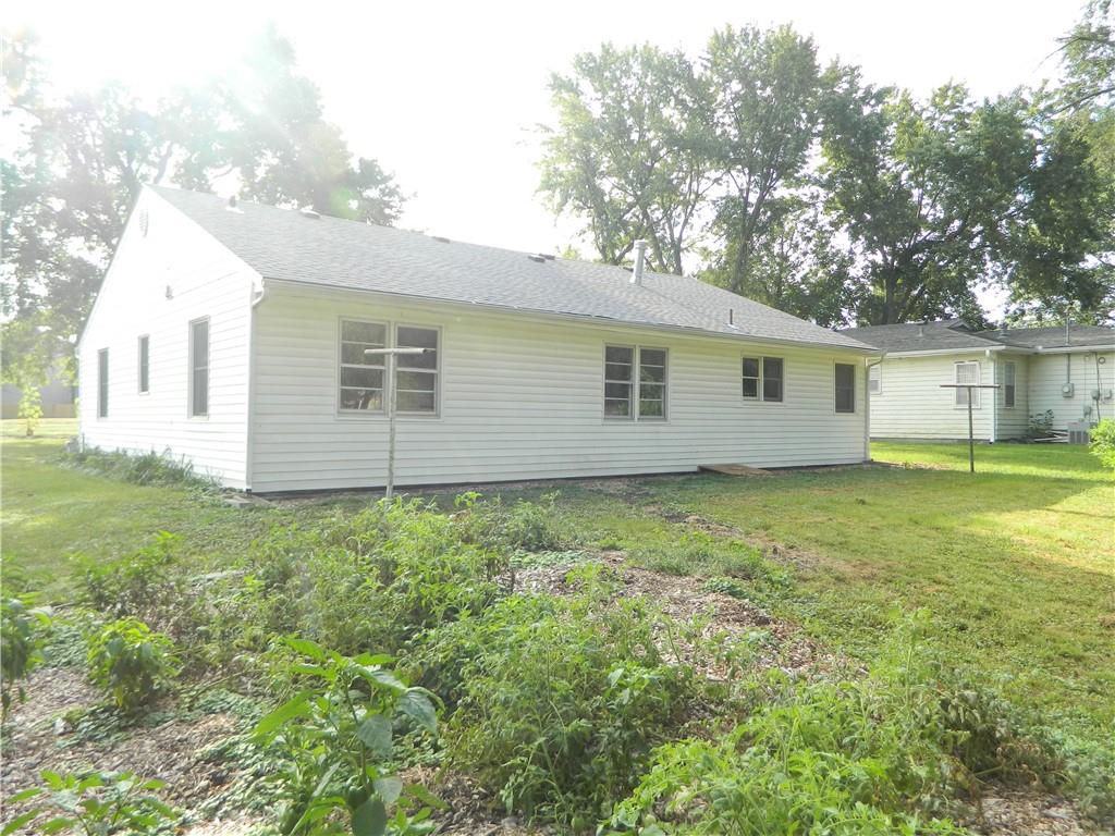 2105 Haskell Avenue Property Photo 12