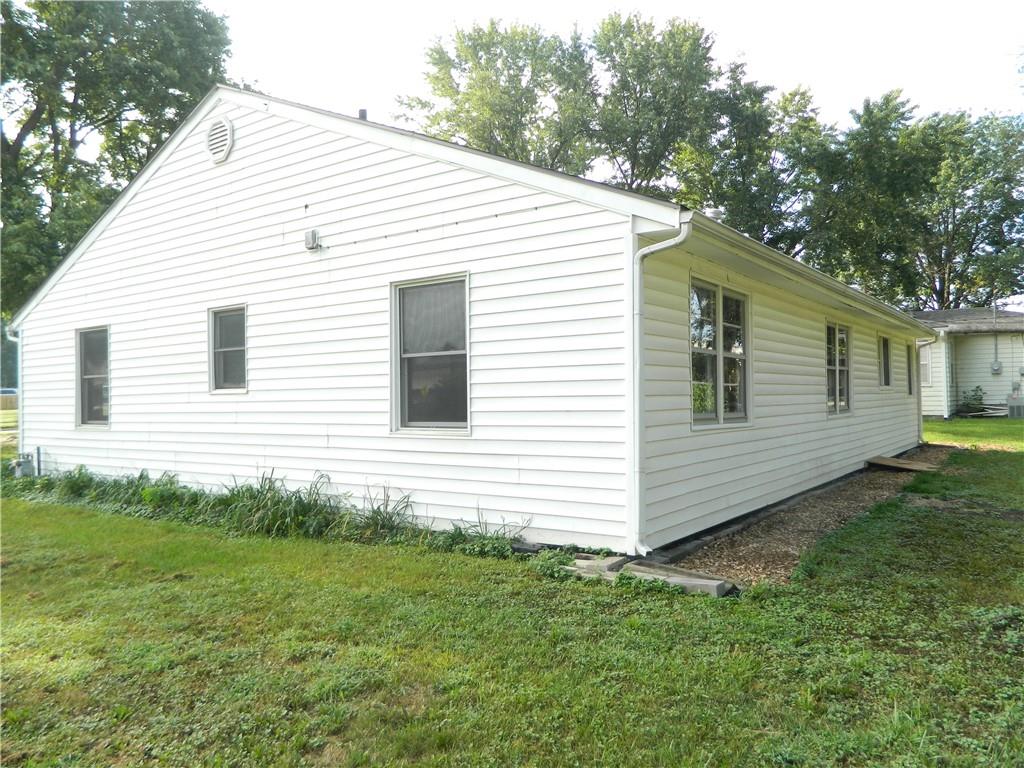 2105 Haskell Avenue Property Photo 13