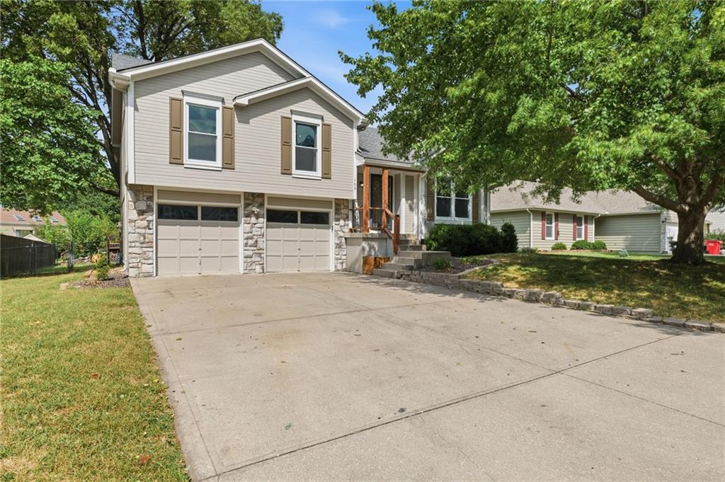 105 Se Harvard Drive Property Photo 1