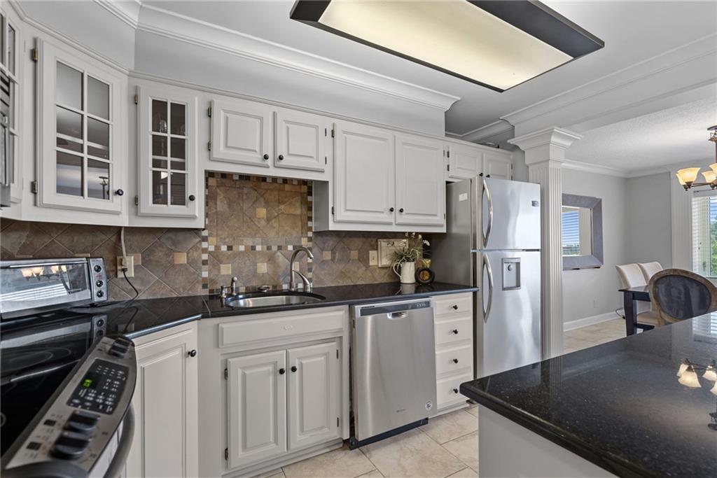 4545 Wornall Road Property Photo 13