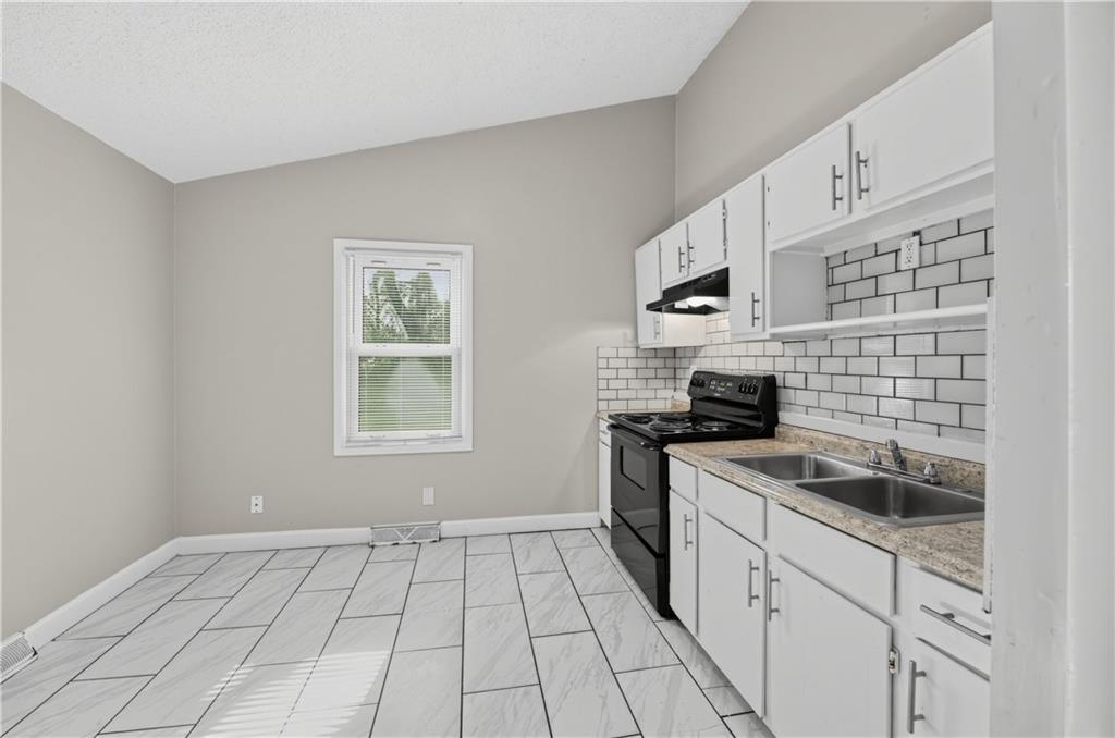 11209 Marsh Avenue Property Photo 11