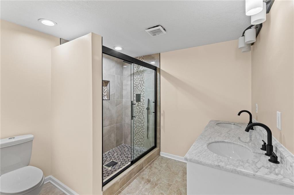 330 Jackson Avenue Property Photo 19