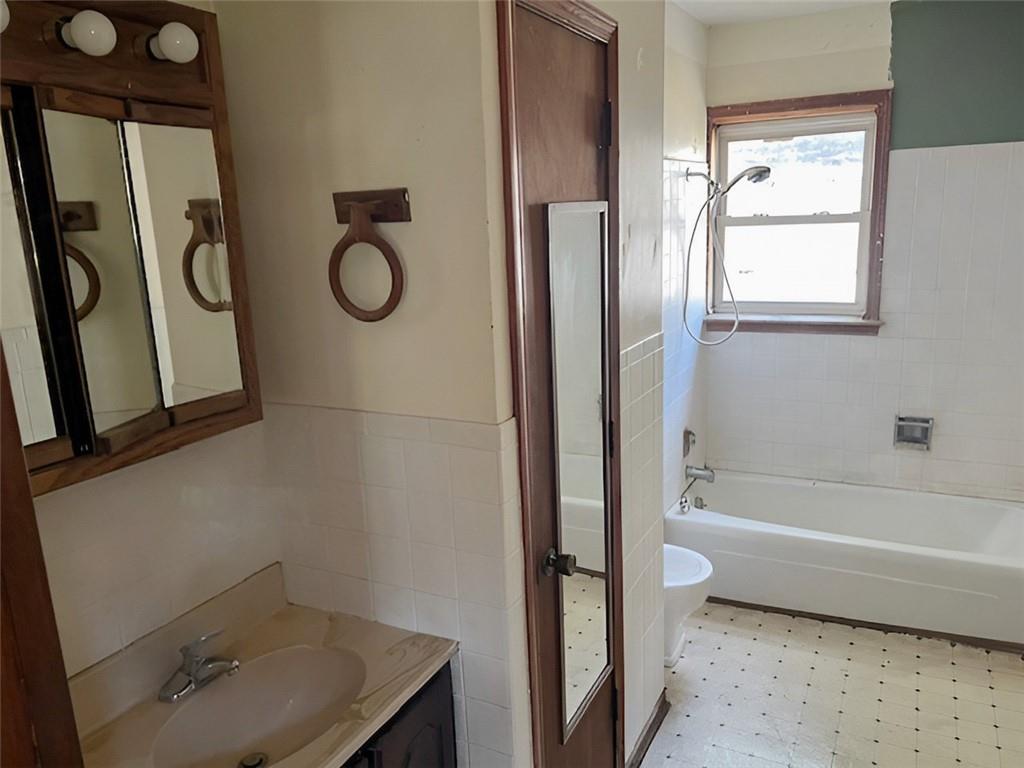 208 S 3rd Street Property Photo 5