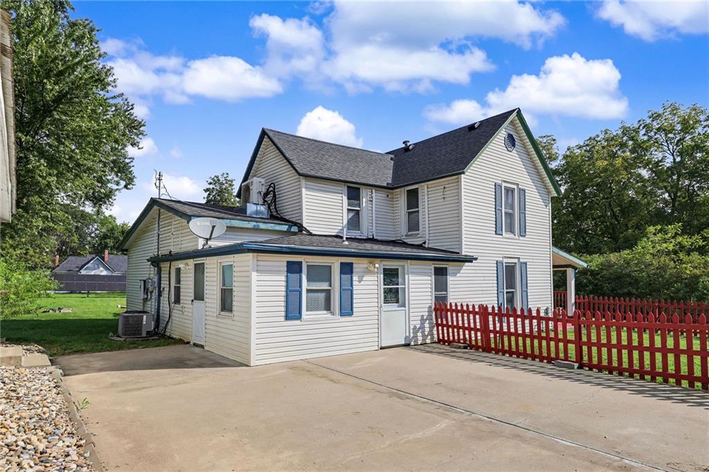 23460 Interurban Road Property Photo 6