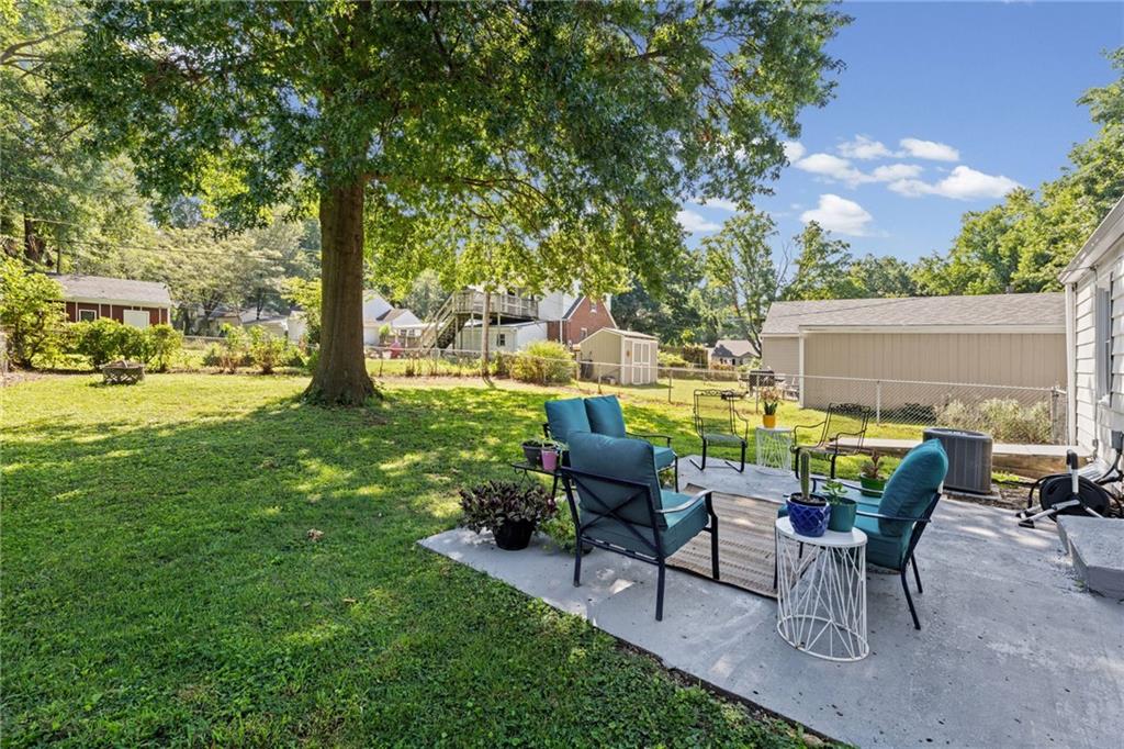 2711 S Scott Avenue Property Photo 18