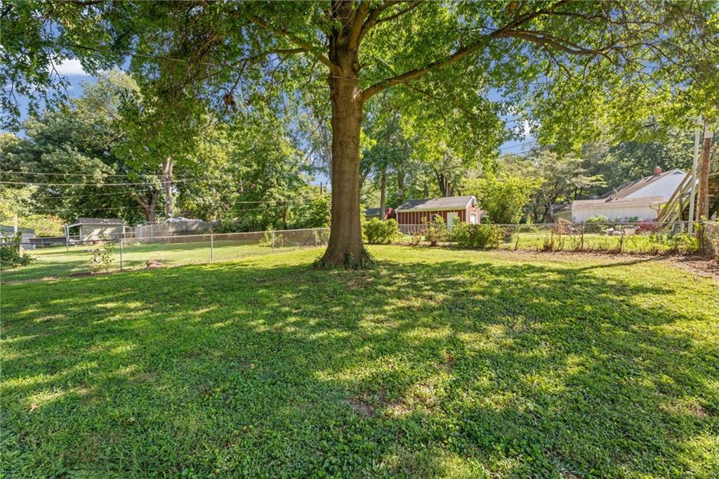 2711 S Scott Avenue Property Photo 19