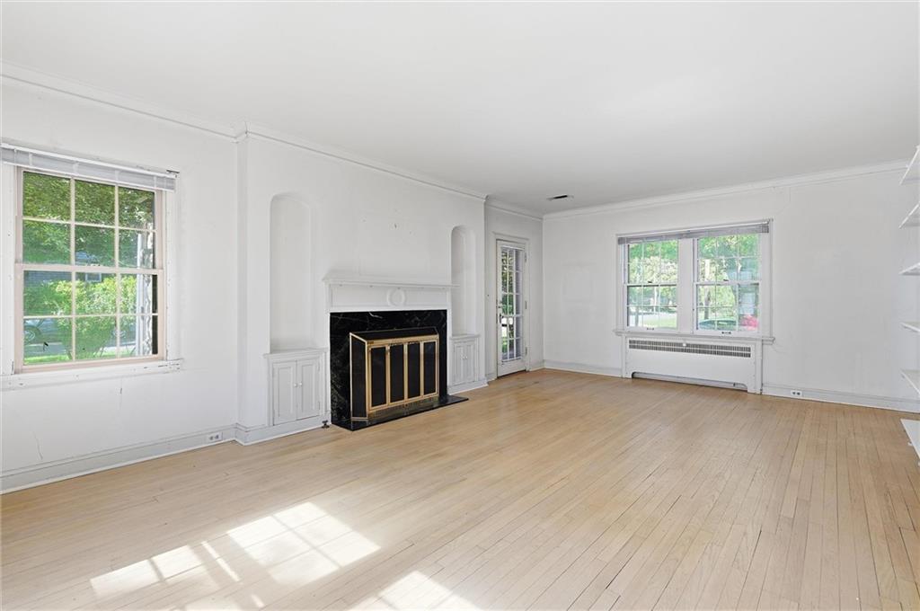 445 W 66th Terrace Property Photo 8