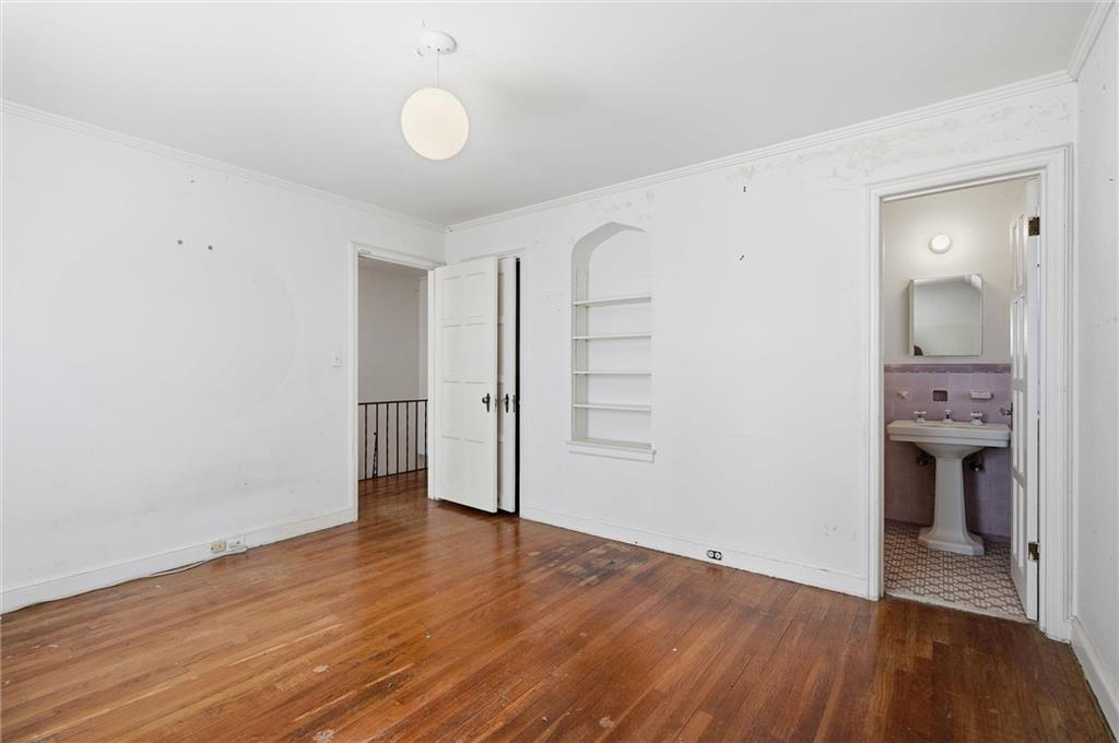 445 W 66th Terrace Property Photo 32