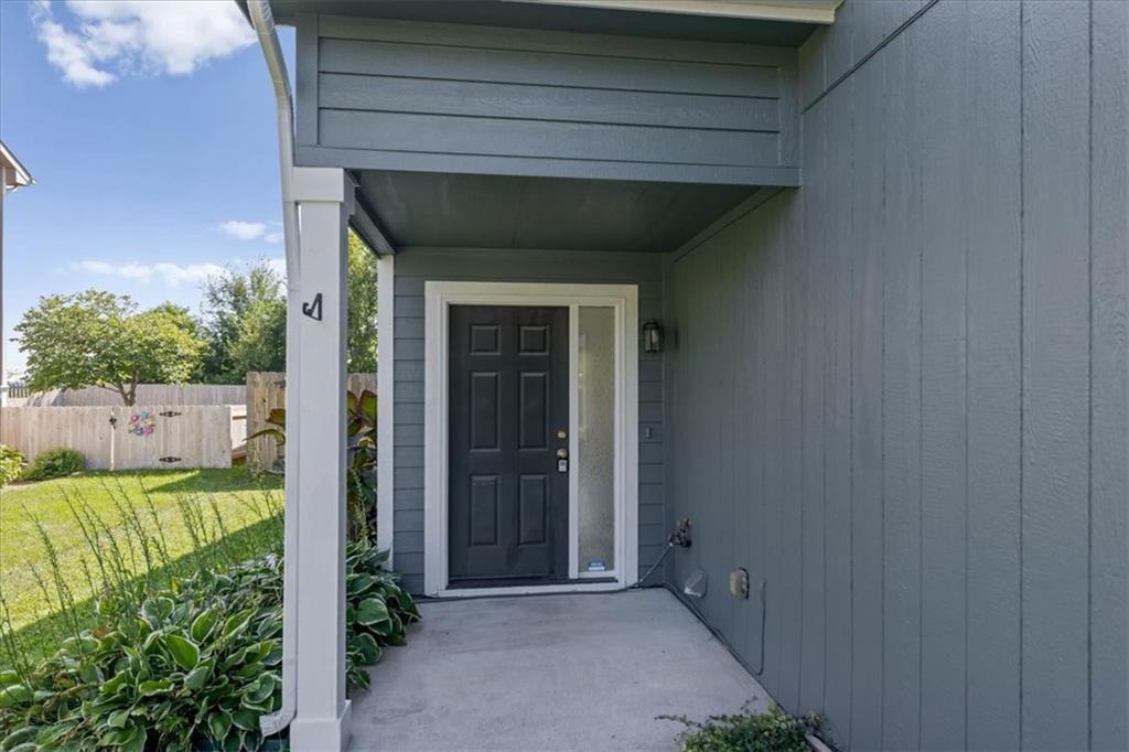 2350 Surrey Drive Property Photo 2