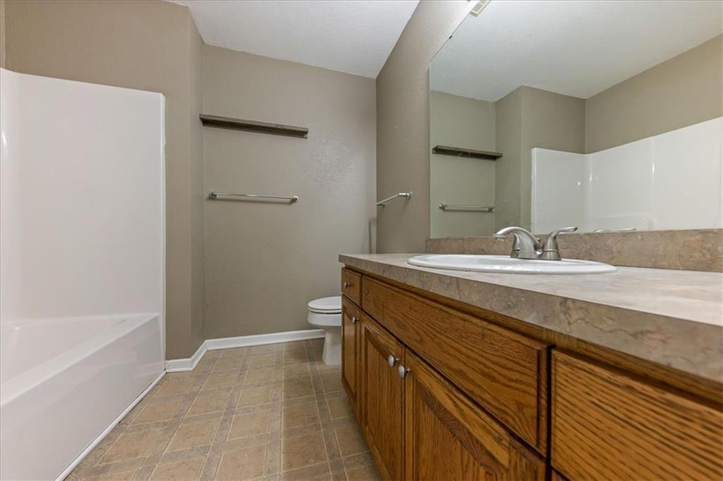 2350 Surrey Drive Property Photo 20