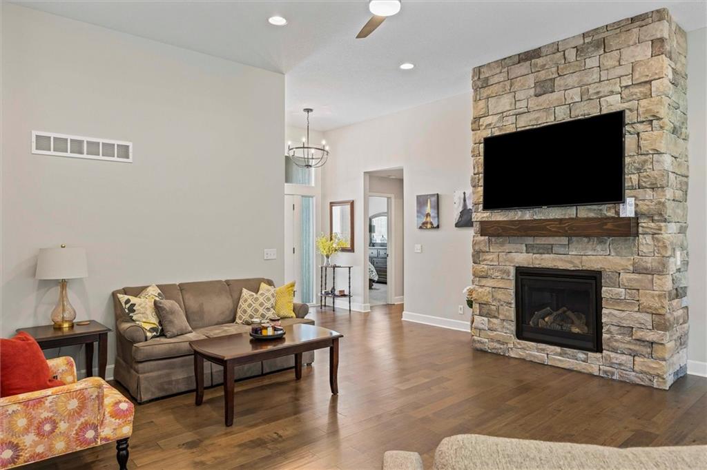4712 Redwood Street Property Photo 4