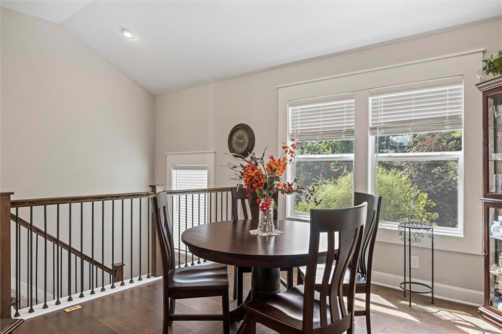 4712 Redwood Street Property Photo 10