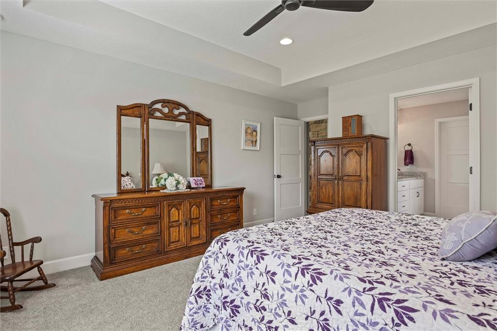 4712 Redwood Street Property Photo 14